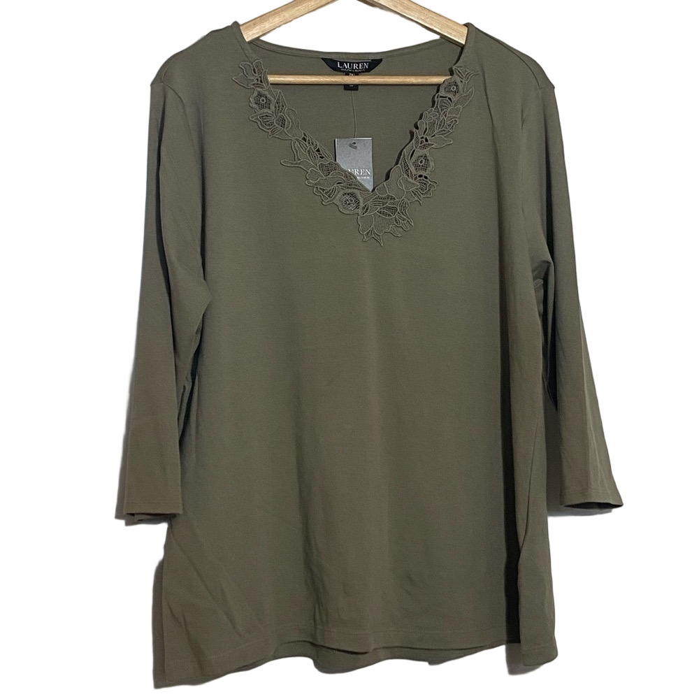 Lauren Ralph Lauren women’s embroidered V Neck 3/4 sleeve  sage green blouse top